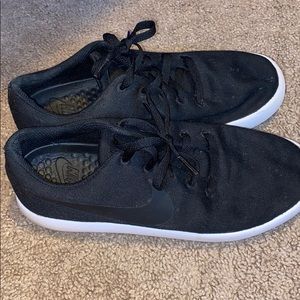 Nike black sneakers